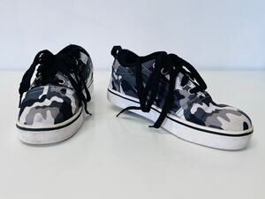 Heelys shoes size 5Y